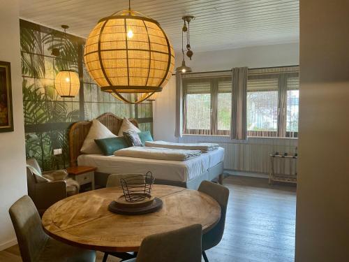zu Jeddelohs Bungalows & Apartments -Adult friendly in Gladenbach