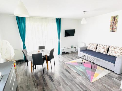 Dream Date Apartments Dream Date Apartments