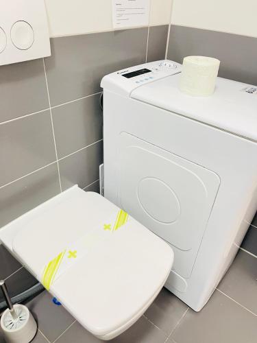 Dream Date Apartments Dream Date Apartments