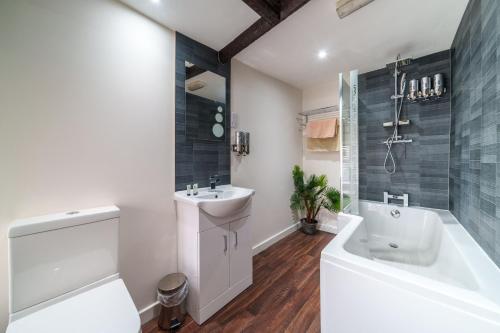 Library View Apartment - image 8