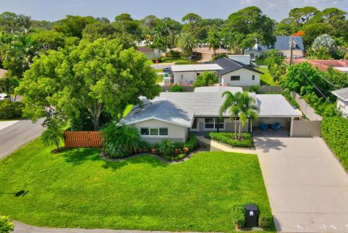 Coastal Palms House