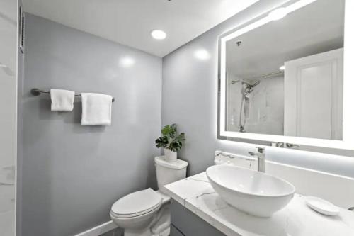 High Floor Marine Surf #2106 - Parking Included thumb 3