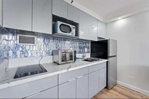 High Floor Marine Surf #2106 - Parking Included detail