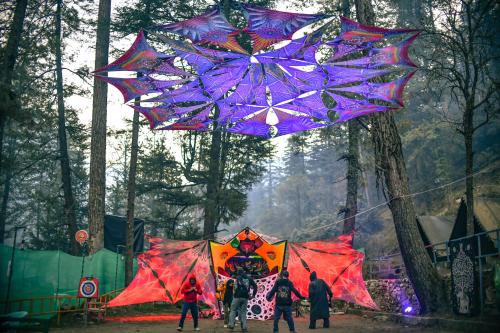 Exterior view of Himtrek Riverside Camps, Kasol