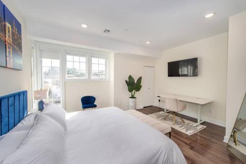 Chic Condo-NYC@Fingertips in North Bergen, USA