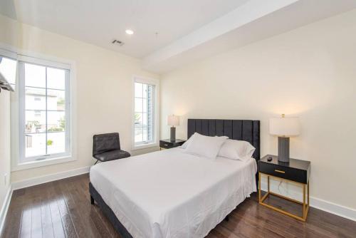 Chic Condo-NYC@Fingertips in North Bergen, USA