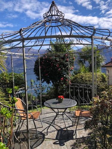 Kert, Casa Concerto B&B in Brissago