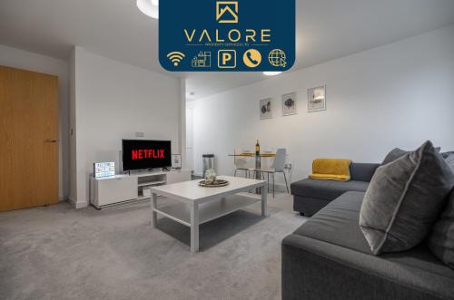 Modern 1 bed in central MK, Free Parking, Smart TV, Manhattan House By Valore Property Services