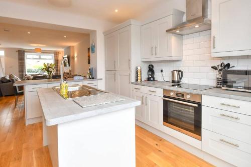 Gertie's Getaway - 3 Bedroom cottage sleep 6-8