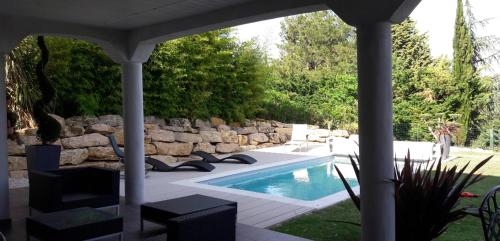 Villa Avec Piscine Vue Mont Ventoux - Location, gîte - Montségur-sur-Lauzon