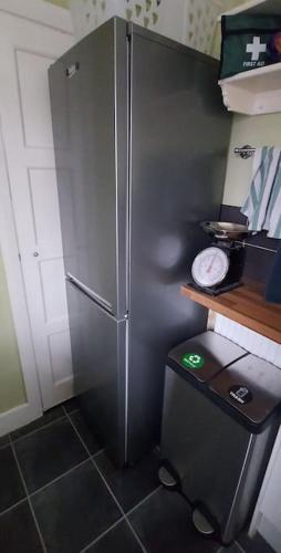 Konyha, Norwich City, lovely 3 bed house, EV charger, arcade machine, free parking for 3 cars in Thorpe St Andrew North West