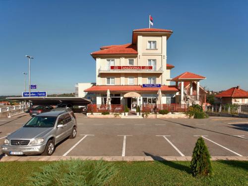 Hotelli välisilme, Hotel Knezevina in Vranic