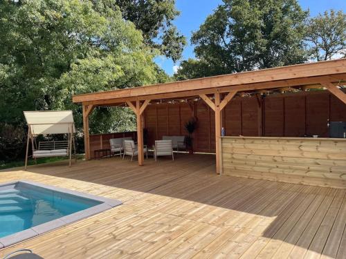 Maison avec piscine et jacuzzi en Briere