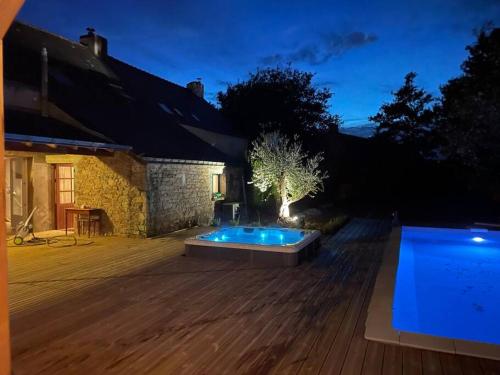 Maison avec piscine et jacuzzi en Briere