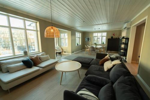 Central Classic Villa with a Big Sauna in Tromsø