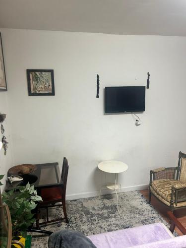 Charming Studio Flat Near Center City in Philadelphia, USA