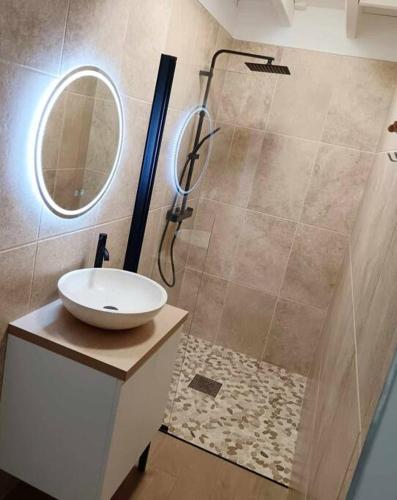 Toi et moi à 8 min d etretat (Toi et moi a 8 min d etretat) in 曼尼克维尔