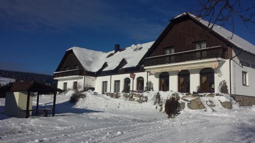 Viesnīcas āriene, Penzion Tetrivek in Nove Hute