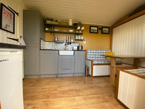 Shepherds Hut in the Hills - Nr. Mold