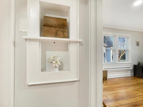 Fun & Charming 1br Apt Near Drake in Drake Park