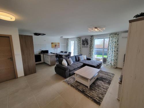 Napfény Apartman ll. (Napfeny Apartman ll.) in จอซเซฟ อัตติลา ฃาโกเตเลป