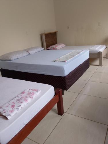 1 double bed, 2 twin beds