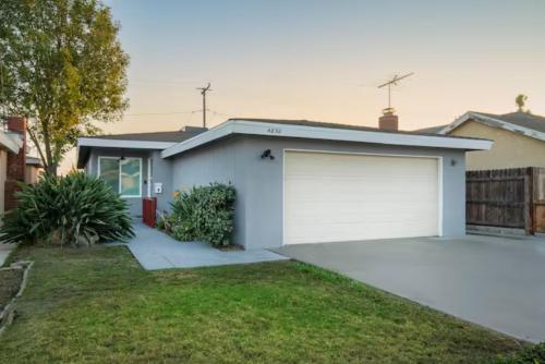Spacious 3BR/2BA Near LAX and SoFi Stadium in Hawthorne, USA