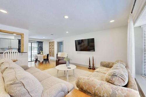 Rustic 3 bedroom Home in Welsey Chapel! in Wesley Chapel, USA