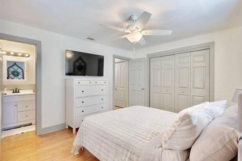 Rustic 3 bedroom Home in Welsey Chapel! in Wesley Chapel, USA