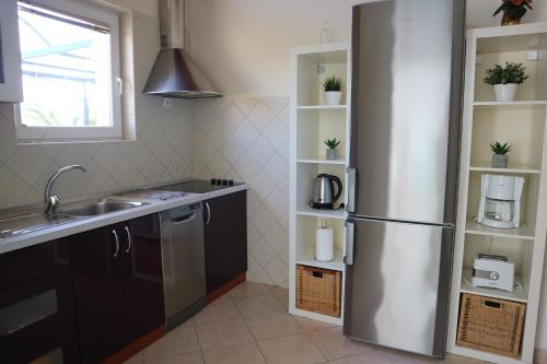 Comfort Two-Bedroom Apartment with Terrace and Sea View image 10
