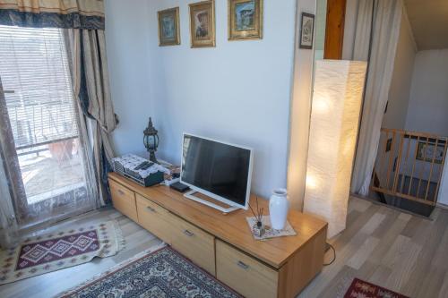Guest House Fena - image 7