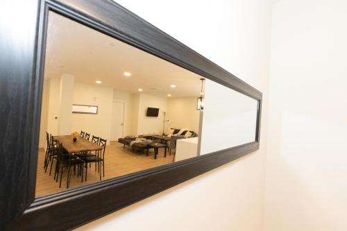 Spacious 3-BR Luxury Suite near New York City in Union City, USA