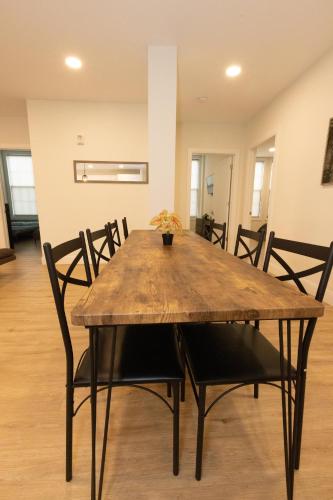 Spacious 3-BR Luxury Suite near New York City in Union City, USA