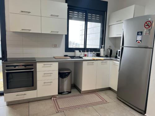 주방, Amazing Tower apt at karmei Gat- perfect familly vacation in 키리아트 가트