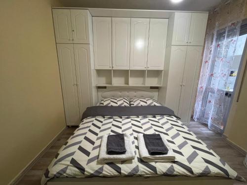 Bricks Apartment near Pazari i Ri, Tirana (photo 3)