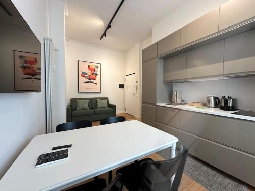 Pastel Suite of Milan, Milán