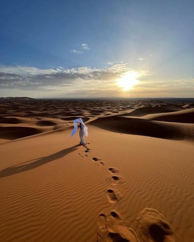 A környék, Sahara Luxury Camp in Khamlia