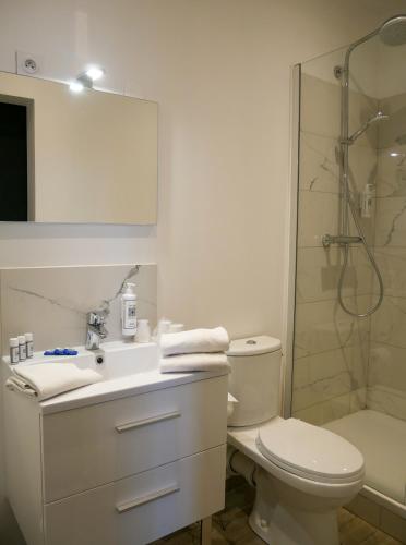 Triple Room with Private Bathroom