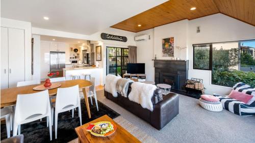 Villa Tuke- Free Parking- Fire Place - image 14