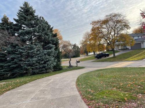 Urban oasis-lake/beach/boat in city. Sleeps 8-12. in Orchard Lake, USA