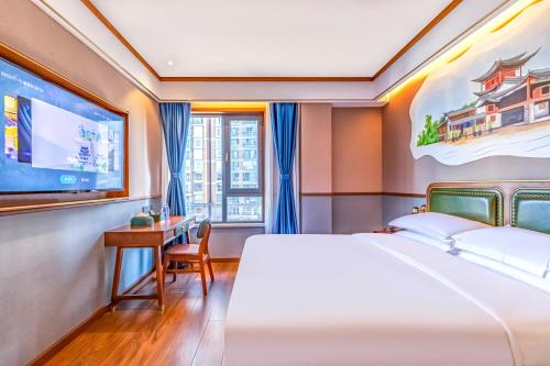 Business Queen Room image 6