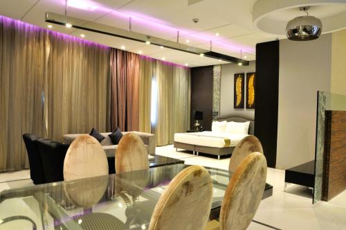 Sway Suites Sway Suites