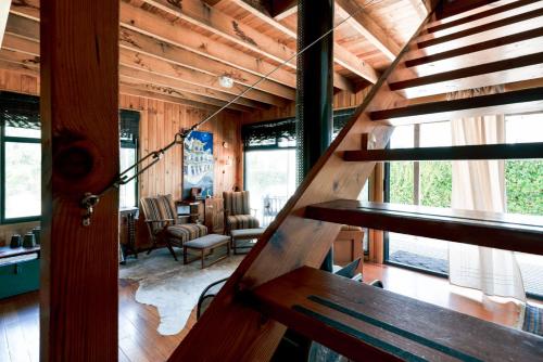 Beachside Barn Family Getaway in Low Head