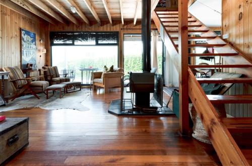 Beachside Barn Family Getaway in Low Head