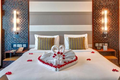 Metropolitan Hotel Dubai - image 3
