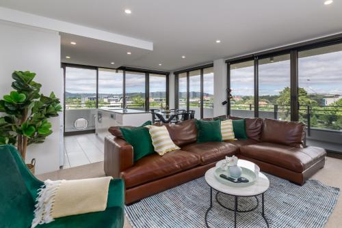 Spacious 2-Bed, Stunning Views in Central Canberra