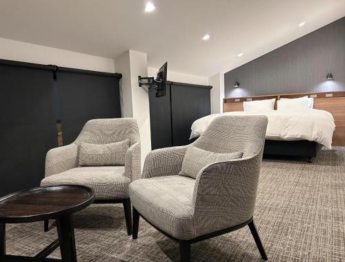 Apartment with Mountain View