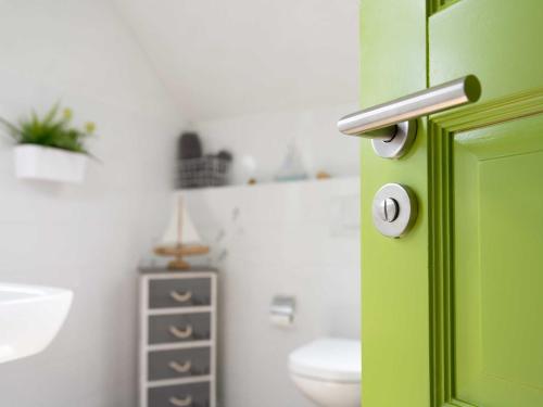 Two-Bedroom Apartment with Shower  image 2