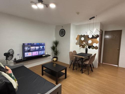 CozyVilla at Pine Suites Tagaytay 2BR or Studio with FREE PARKING - 공용 라운지/TV 시청 구역
