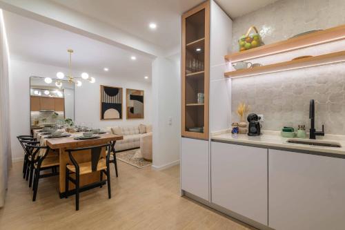 keuken, Beach Townhouse - Luxury, Wi-Fi, AC, 2 mins from the beach in Silves